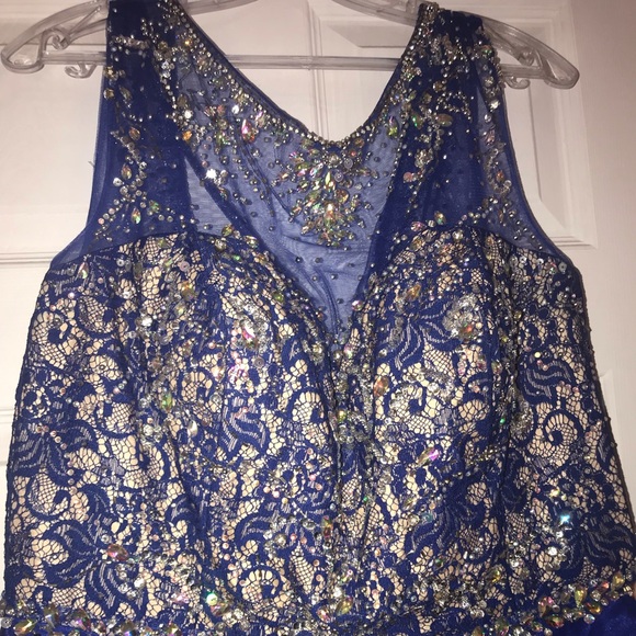 Mac Duggal prom dress - Picture 3 of 8